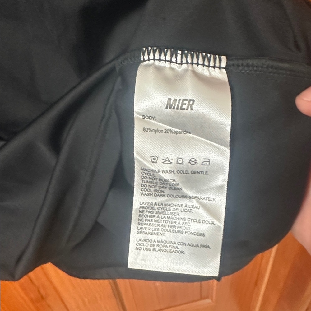 The Mier Polo long sleeve black size small. NWT - Picture 5 of 5